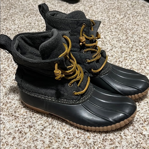 Steve Madden duck boots - Picture 2 of 4